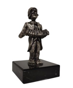 Clown met trekharmonica